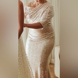 ISO this mother of the bride dress.